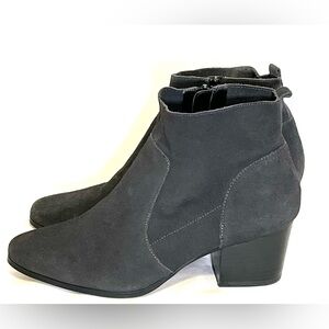 Crown Vintage Saleen Gray Suede Ankle Boots Size 10
